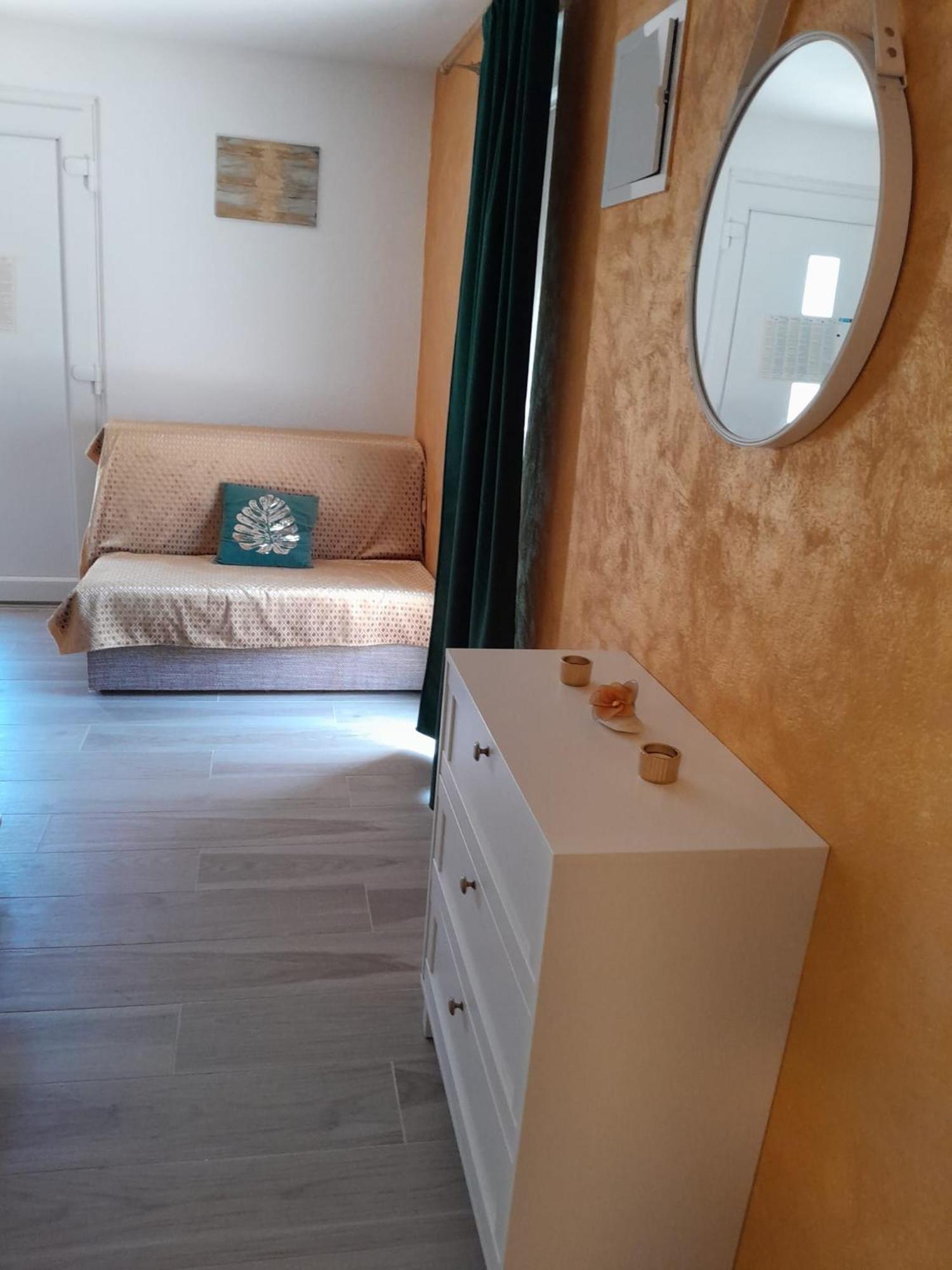 Apartmani M I R J A N A Vinišće Eksteriør bilde